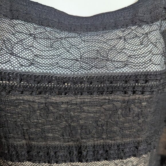 Short Sleeve Black Lace Overlay Dress Size 16 Wide - Picture 5 of 7